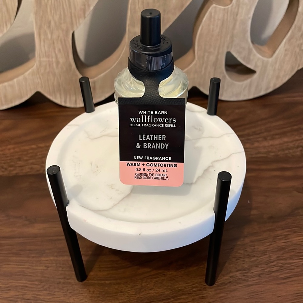 Bath and Body Works Leather and Brandy Wallflower Refill Brand New